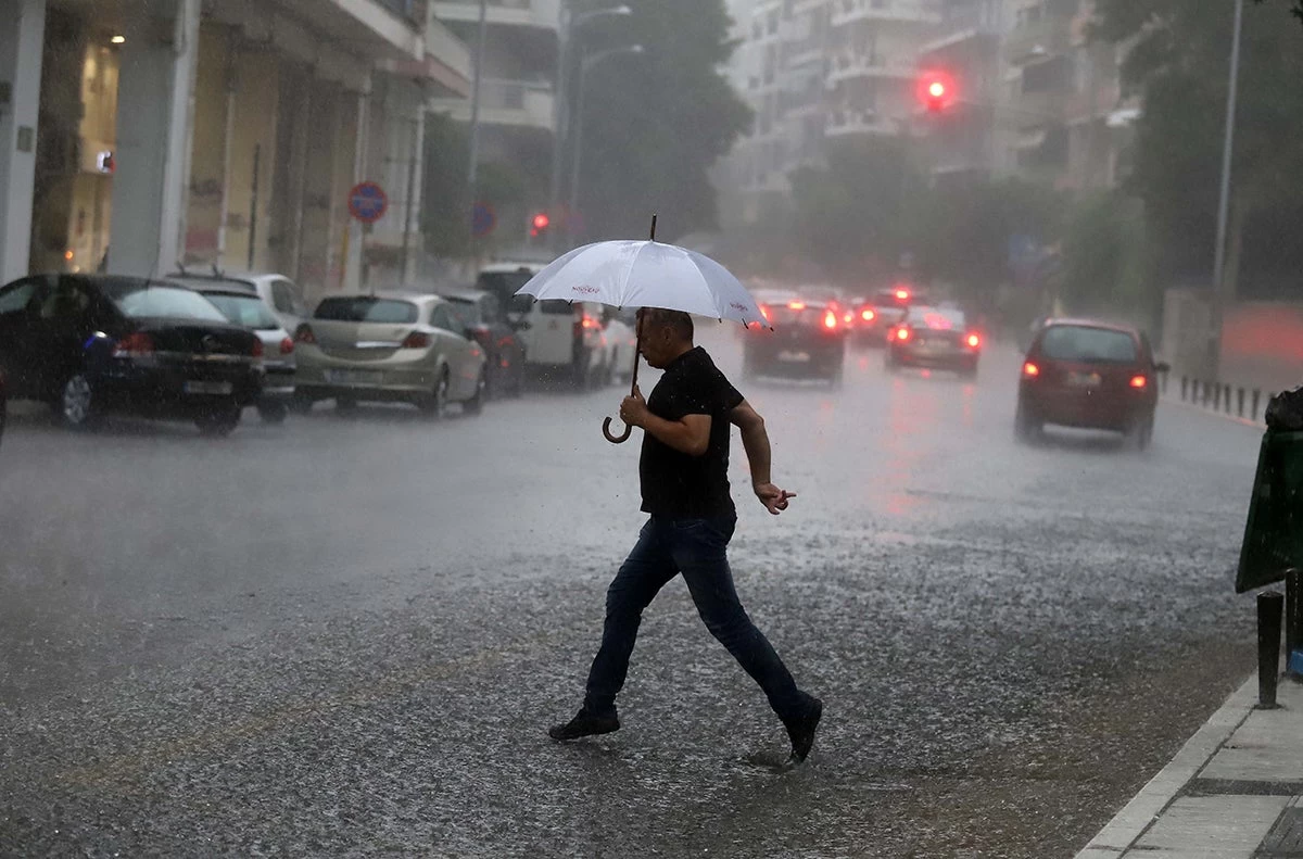 ΕΜΥ: Έκτακτο δελτίο επιδείνωσης καιρού – Σε ποιες περιοχές έρχονται βροχές και χαλάζι